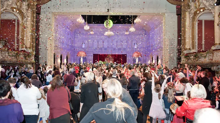 Bühne frei - für die kleinen Stars. Für Kinder ab fünf Jahren gab es am Sonntag nach der Redoute das traditionelle "Konzert zum Mittanzen".