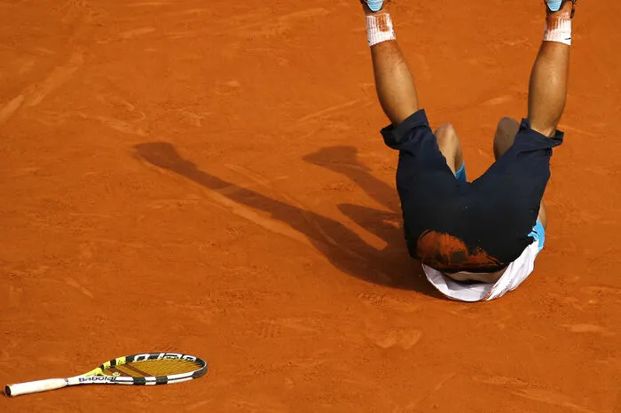 Kurz vor den French Open 2007 beendete Roger Federer im Finale von Hamburg die 81 Spiele andauernde Siegesserie von Rafael Nadal - in Paris hatte jedoch der Spanier wieder das bessere Ende für sich: 6:3, 4:6, 6:3, 6:4.