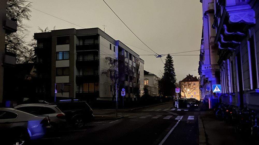 Keine Ampeln, keine Straßenlaternen, kein Strom: In Geidorf und Teilen der Inneren Stadt in Graz war es spätabends am Dienstag finster
