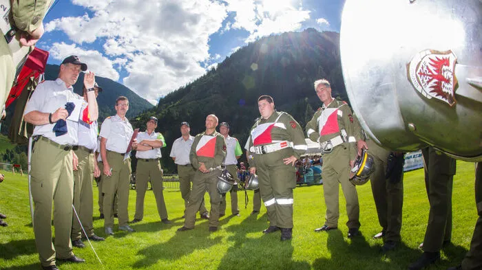 Rund 48 Feuerwehrgruppen aus Osttirol, Südtirol und Nordtirol traten zum Bewerb an.