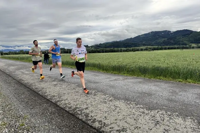 Genau diese Mischung aus Sport, Unterhaltung und gemütlichem Beisammensein macht den Sommernachtslauf jedes Jahr aufs Neue zu einer besonderen Veranstaltung für Jung und Alt.