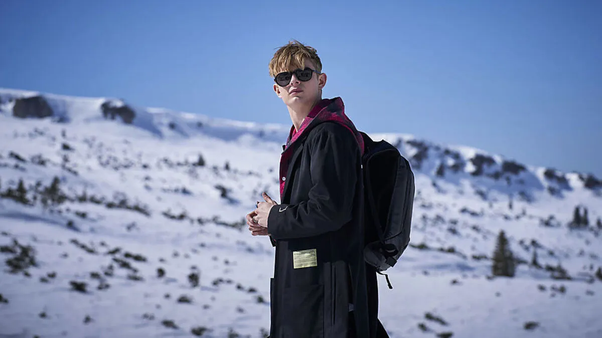 Sehr lässig, sehr cool: Otto Farrant als Alex Rider 