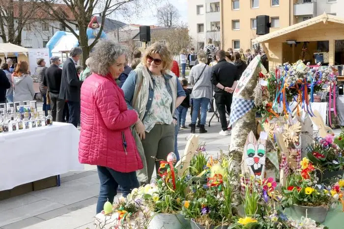 Vom selbstgemachten Kärntner Zuckerreinkerl über Osterdekorationen bis hin zum Holzhandwerk reicht unter anderen die Angebotspalette.