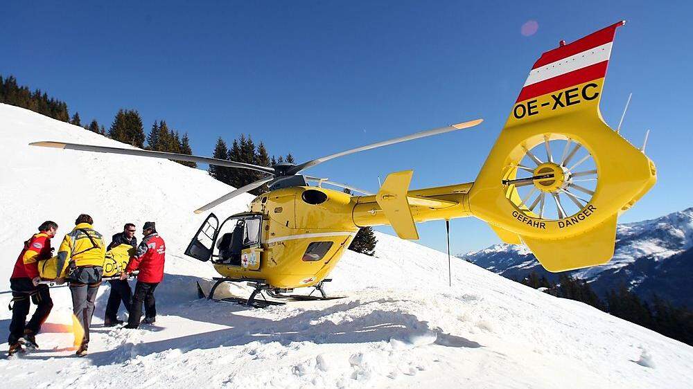 Hubschrauber-Crew aus Niederöblarn holte Verletzte vom Berg