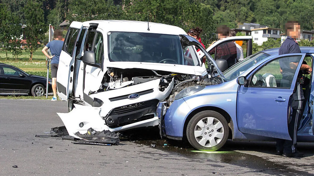 18-Jährige bei Autounfall schwer verletzt