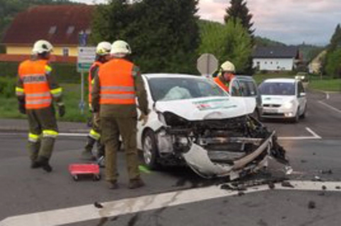 Am Montag in der Früh gab es auf der Papstkreuzung in Leitersdorf schon wieder einen Unfall. Dabei wurde eine Person verletzt. Mehr dazu.