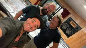 7Ray (rechts hinten) mit Andrew Baloch und Greg Fletcher in den legendären EastWest Studios