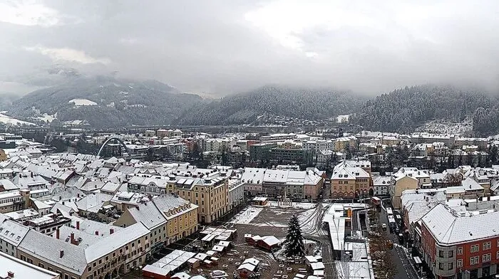 Die neue Webcam zeigt nicht nur den Hauptplatz, sondern auch die umliegenden Gebiete