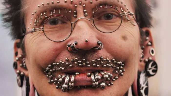 2011 wurde der Tag des Body Piercings zu Ehren des amerikanischen Piercers und Künstlers James-Mark Ward ins Leben gerufen.