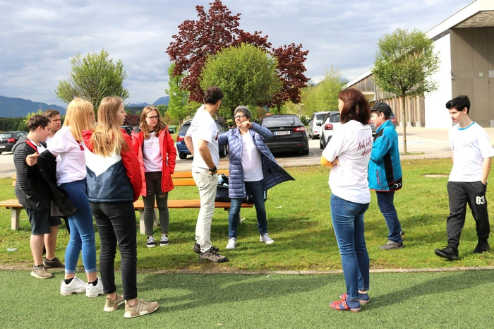 Das Training im Walken und Laufen leitet der Organisator und Sportlehrer Michael Mistelbauer.