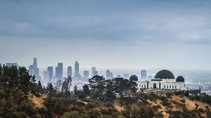 Vom Griffith Observatory genießt man einen Blick über die ganze Stadt.