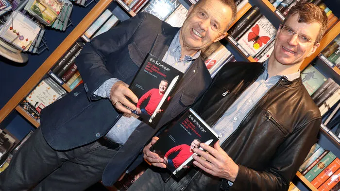 Die Autobiografie gibt sehr intime Einblicke in die zwei Leben des Erik Schinegger, in viele Glücks- und Verzweiflungsmomente eines Mannes, der bis heute den Titel Weltmeisterin trägt.