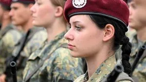 Sollen Frauen künftig verpflichtend zum Bundesheer einberufen werden?