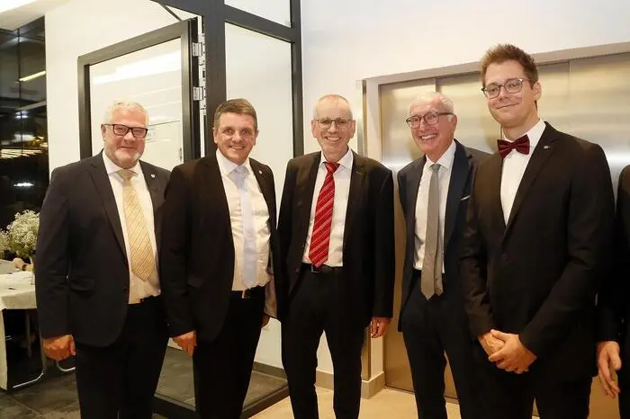 Natürlich auch prominente Gesichter wie Landtagsabgeordneter Lukas Schnitzer, Landtagspräsident a.d. Franz Majcen, Schulqualitätsmanager Wolfgang Schöffmann, Bürgermeister Franz Jost und Vizebürgermeister Roland Gogg. 