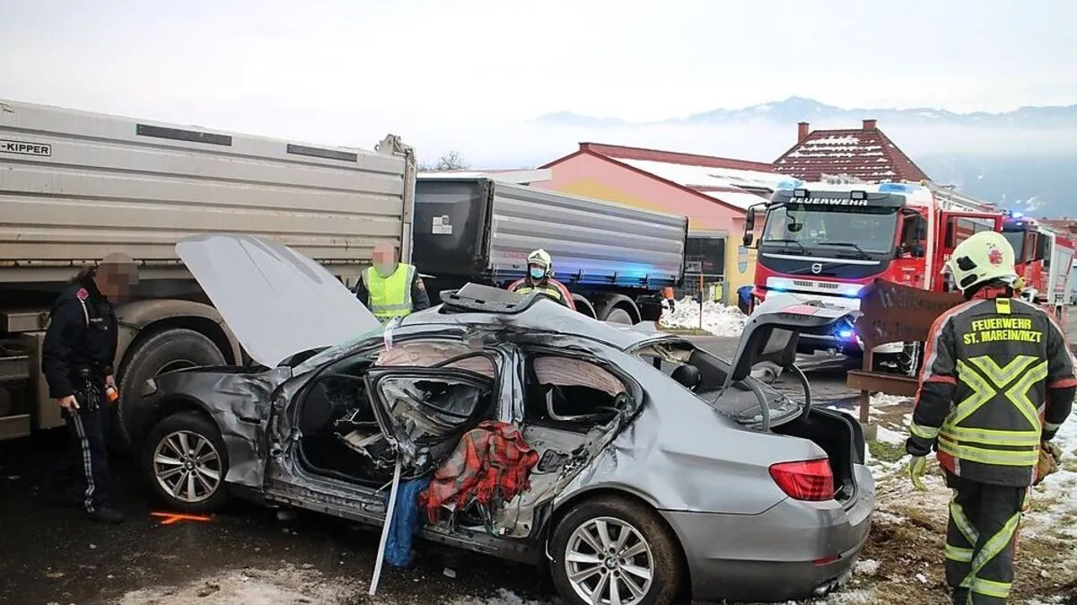 Die Feuerwehren St. Lorenzen und St. Marein kümmerten sich um den Unfallort