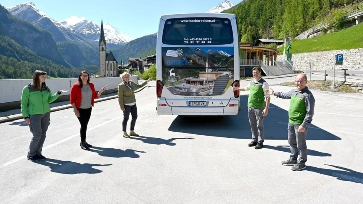 Nationalparkrangerin Stefanie Winkler, Nationalpark Referentin Sara Schaar, Marketinleiterin Bacher Reisen Marlene Bacher, Nationalpark Besucherservice Johann Keuschnig und Nationalpark Direktor Peter Rupitsch