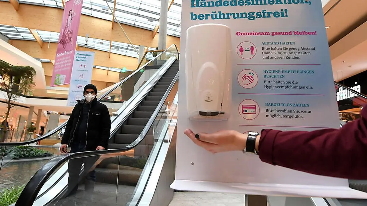 ++ THEMENBILD ++ CORONA: EINKAUFSZENTRUM / HANDEL