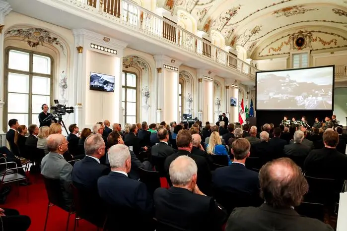 80 Jahre Kriegsende,
70 Jahre Staatsvertrag, 
30 Jahre EU-Beitritt - die Anlässe der Veranstaltung in der Alten Aula