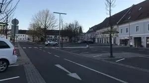 Der Feldbacher Hauptplatz ist derzeit leer gefegt - man trifft kaum Menschen