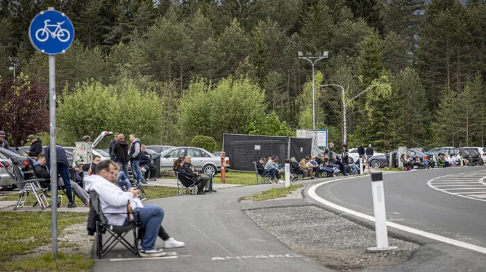 In Kärnten sind am traditionellen GTI-Wochenende wieder zahlreiche Autofans unterwegs, um ihre Fahrzeuge zu präsentieren und sich untereinander auszutauschen. Dass es kein offizielles Treffen gibt, tut dem keinen Abbruch.