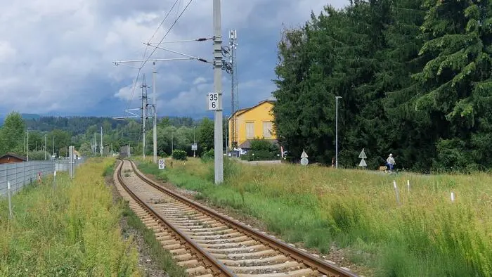 Die Installation der Oberleitungen ist abgeschlossen, am 2. Oktober wird die Steirische Westbahn unter Strom gesetzt