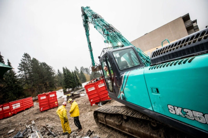 Bis Weihnachten werden die Arbeiten auf der Baustelle noch andauern.