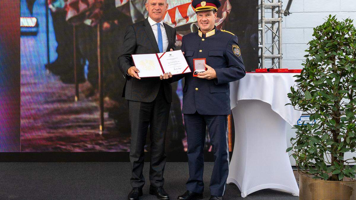 Innenminister Gerhard Karner (ÖVP) mit Polizeichef Gerald Ortner