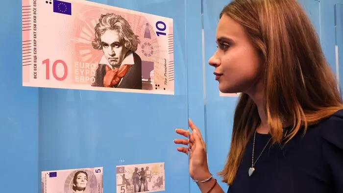 EZB-Präsidentin Christine Lagarde: Bis die neugestalteten Banknoten in Umlauf gebracht werden, wird es noch eine Weile dauern