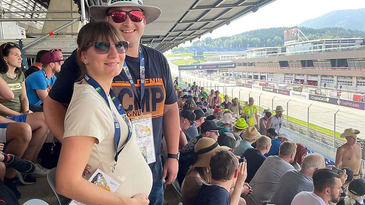 Werdende Eltern und MotoGP-Fans: Nadine Esterka und Markus Broucek