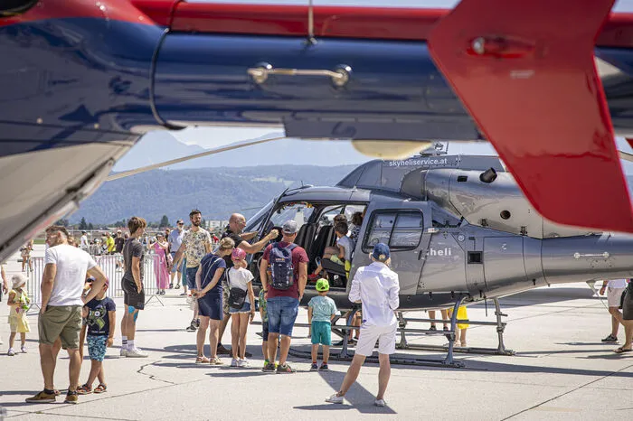 Tausende Besucher nutzten den Tag der offenen Tür am Flughafen Klagenfurt.