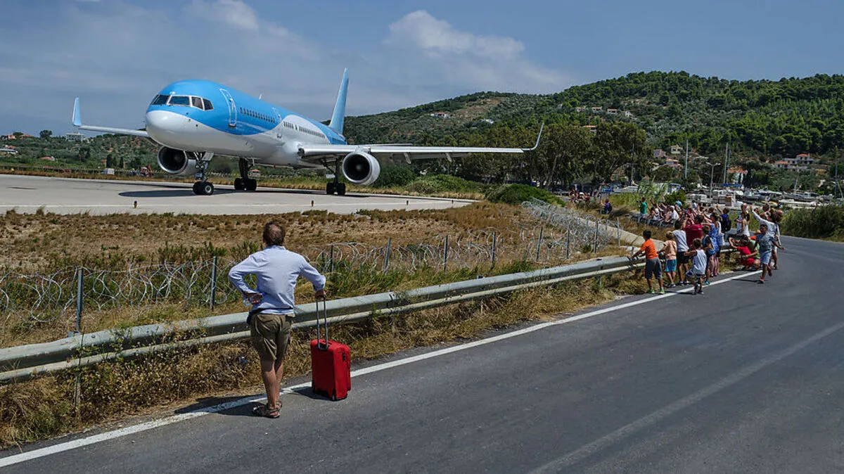 An Flughäfen sind nicht alle Gefahren sichtbar - Windströme zum Beispiel.