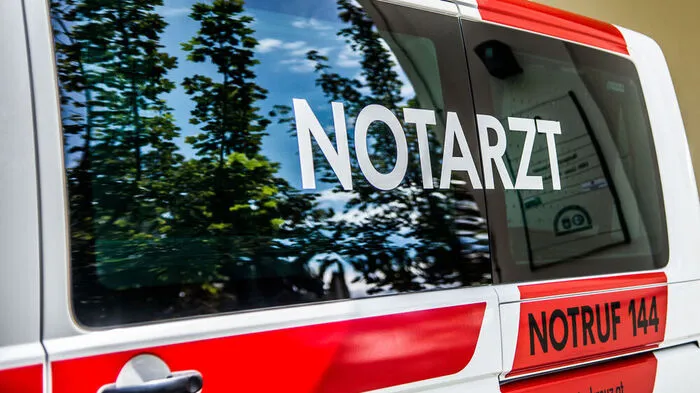 Der Radfahrer wurde verletzt ins Spital gebracht