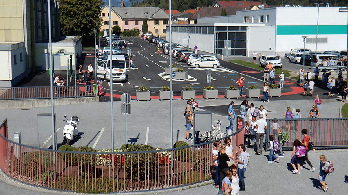 Vor der Volksschule Voitsberg soll ein neues Verkehrskonzept für Entspannung sorgen