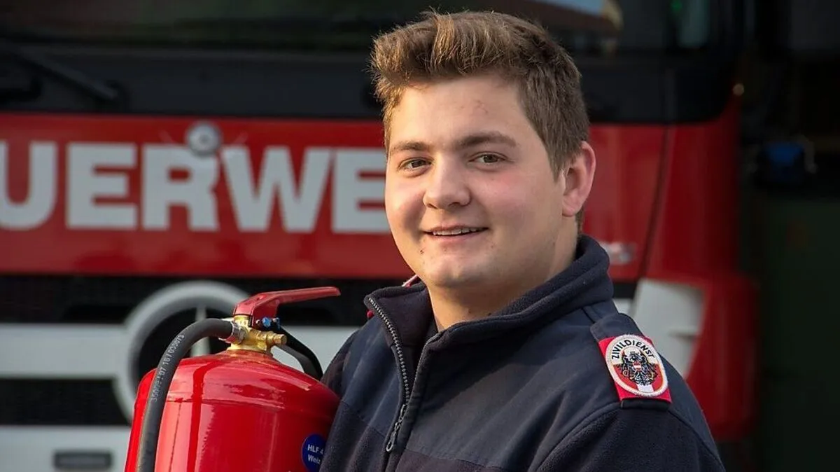 Michael Fink Feuerwehrmann in Puch und verrichtet seinen Zivildienst im Feuerwehrzentrum Weiz