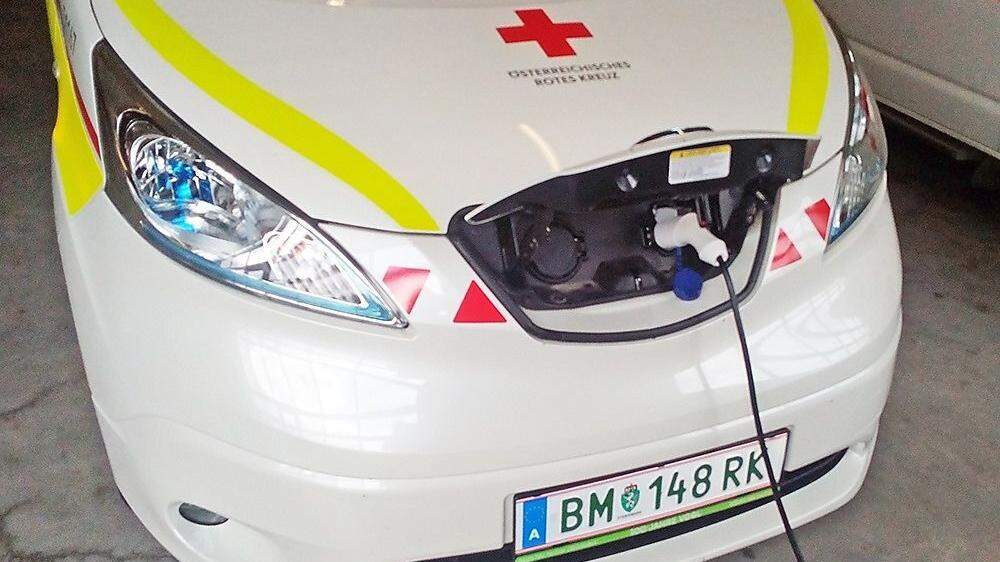 Das Rote Kreuz tankt sein Auto künftig im eigenen Haus