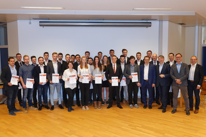 10 Diplomarbeiten der Höheren Abteilungen und zwei Abschlussarbeiten der Fachschule wurden prämiert.