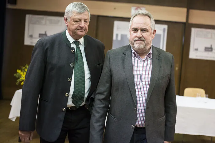 An der Spitze der Bürgerinitiative: Reinhold Brandhuber (links) und Gemeindearzt Wilfried Tomantschger.