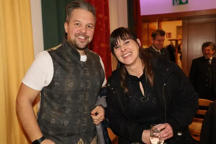 Nach der Begrüßung der Gäste durch Obmann Walter Wiesler sorgten Markus Krois und seine Partnerin für musikalischen Schwung und beste Stimmung