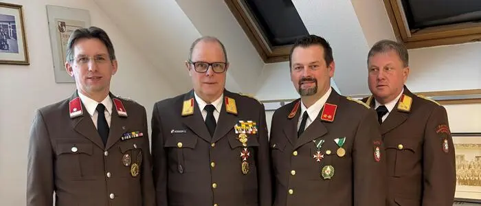Bürgermeister Joachim Schnabel, Kommandant Gottfried Rosenzopf, Oberbrandinspektor Martin Hafner, Brandrat Friedrich Partl (v. l.)
