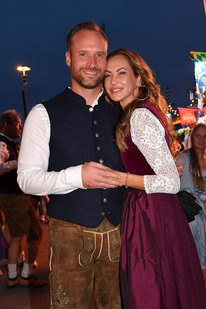 Sandy Meyer-Wölden und Alexander Müller beim Wiesn Almauftrieb auf dem Oktoberfest im September 2024