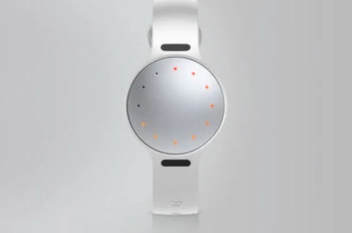 Fitness Tracker. Keiner will im Becken Bahnen zählen, aber am Ende des Trainings gibt man dann doch gerne ein bisserl mit seiner Leistung an. Der Fitness Tracker ist bis zu 50 Meter wasserdicht und misst die zurückgelegte Strecke. Misfit Wearables, 80 Euro.
