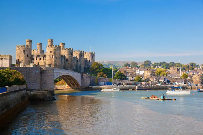 3. Burg Conwy. Teil des "eisernen Rings" der Burgen, die Baumeister James von St. George für König Edward I. erbaute - Ziel war die Eroberung von Wales. Den Walisern war es sogar verboten, die Stadtmauern von Conwy zu betreten.
