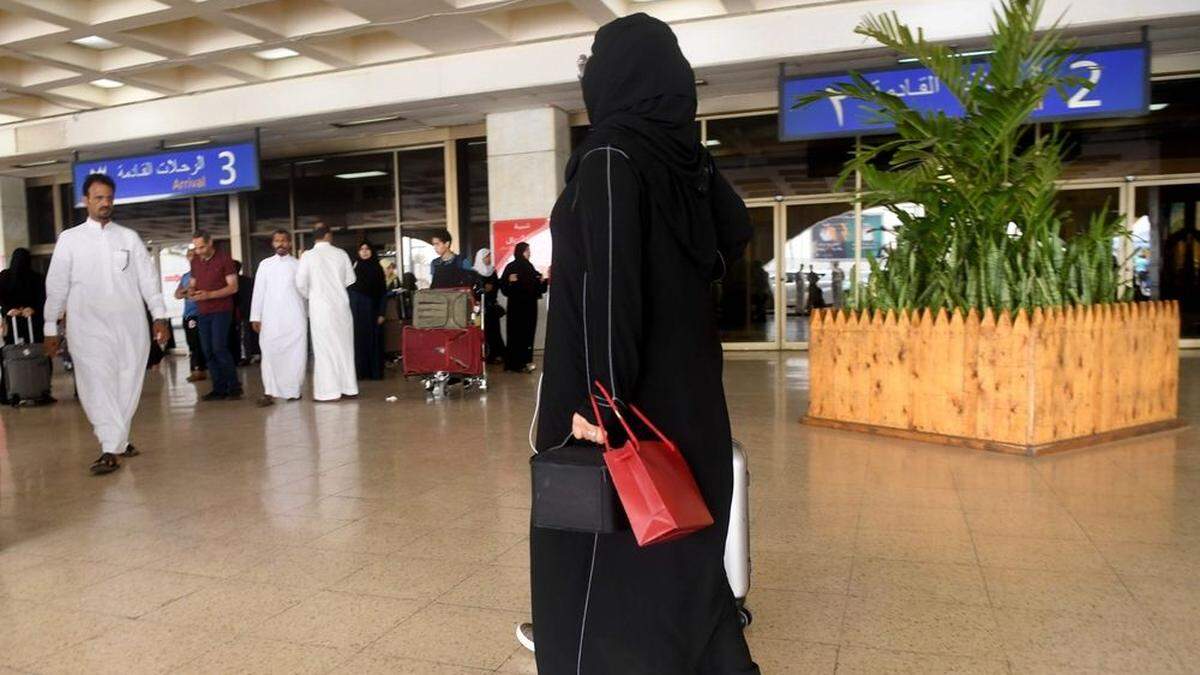 Reisen wird für Frauen in Saudi-Arabien leichter