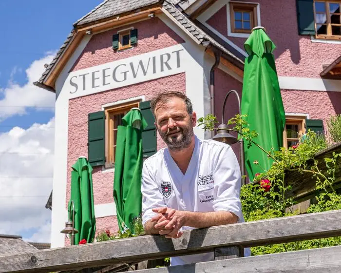 Fritz Grampelhuber ist eigentlich Koch im Steegwirt in Bad Goisern und hält dort zwei Hauben.