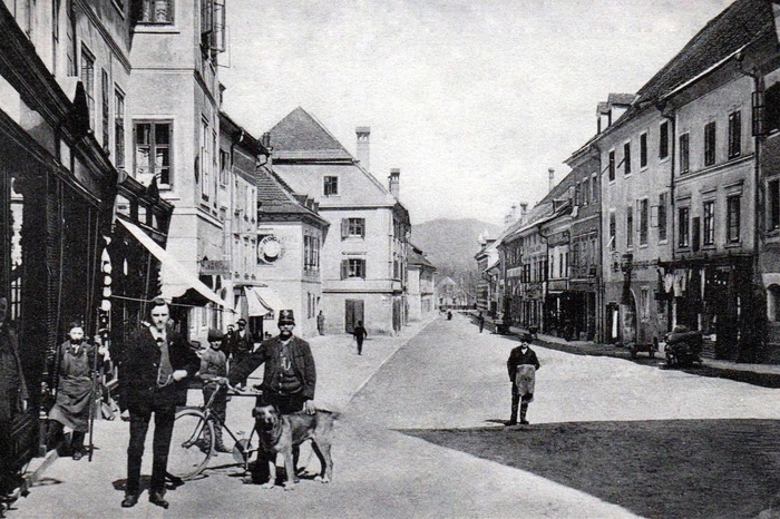 Man traf sich am Unteren Platz. Schon zu Zeiten der Monarchie, wie dieses Foto zeigt. Es wurde um 1911 aufgenommen
