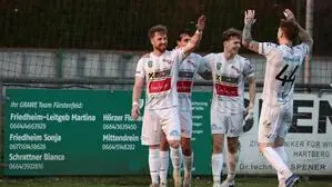 Dominik Weiss (Iinks) und die Ilzer jubelten über den Sieg