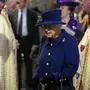Mit dem Gehstock im Gottesdienst: Queen Elisabeth II.