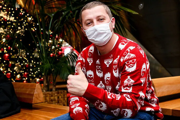 Vedran Suljanovic erledigte mit Frau und Sohn die letzten Einkäufe vor Weihnachten und vor dem Lockdown: "Jetzt haben wir alles, jetzt kann Weihnachten kommen."