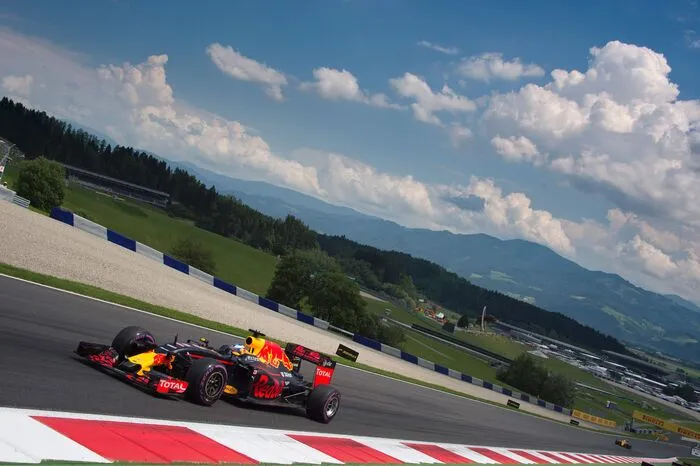 Heiße Duelle liefern sich jedes Jahr bei der Königsklasse, der Formel 1, Teams aus der ganzen Welt.