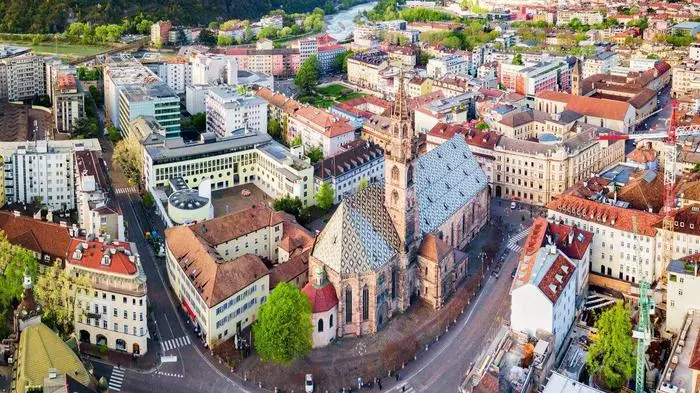 Anfang des 20. Jahrhunderts gehörte Südtirol und somit auch Bozen übrigens noch zu Österreich